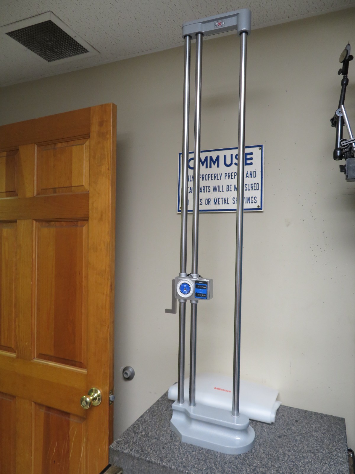 Mitutoyo 192-153 Dial Height Gauge, 0-40" Range, 0.001" Resolution, QF02