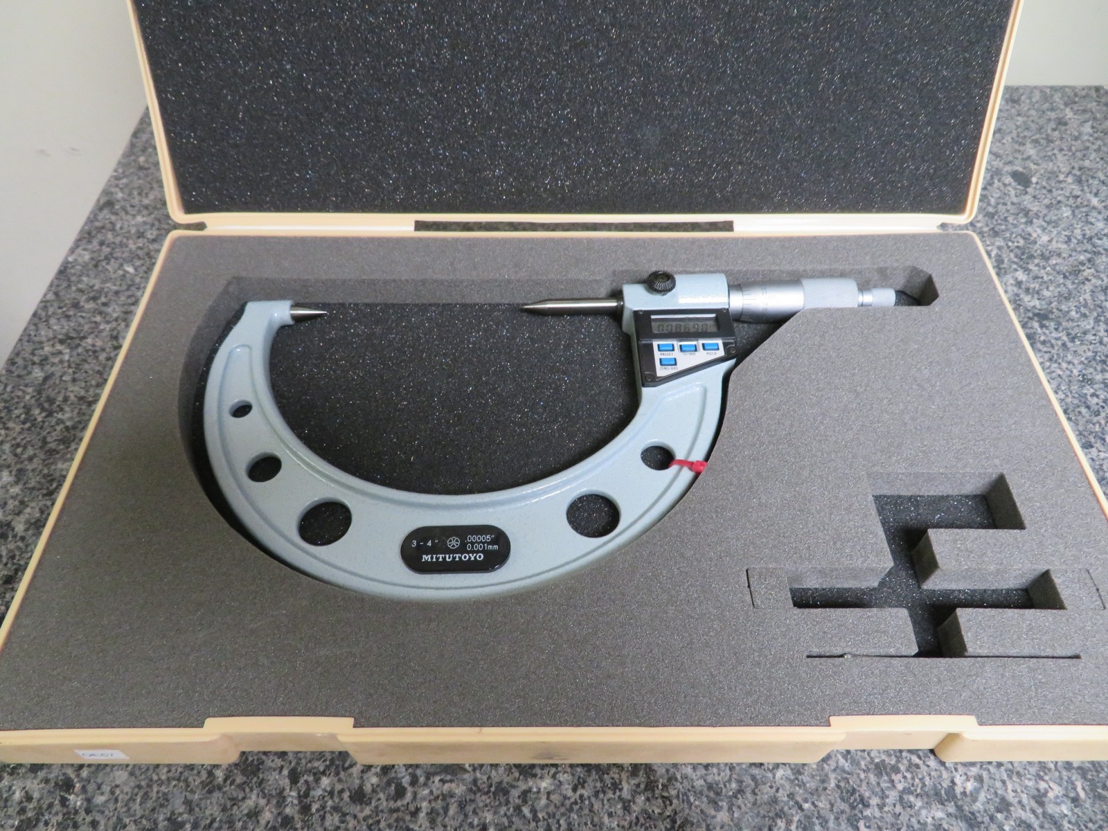 Mitutoyo 342-744 3 - 4" .00005" Point Micrometer QE67