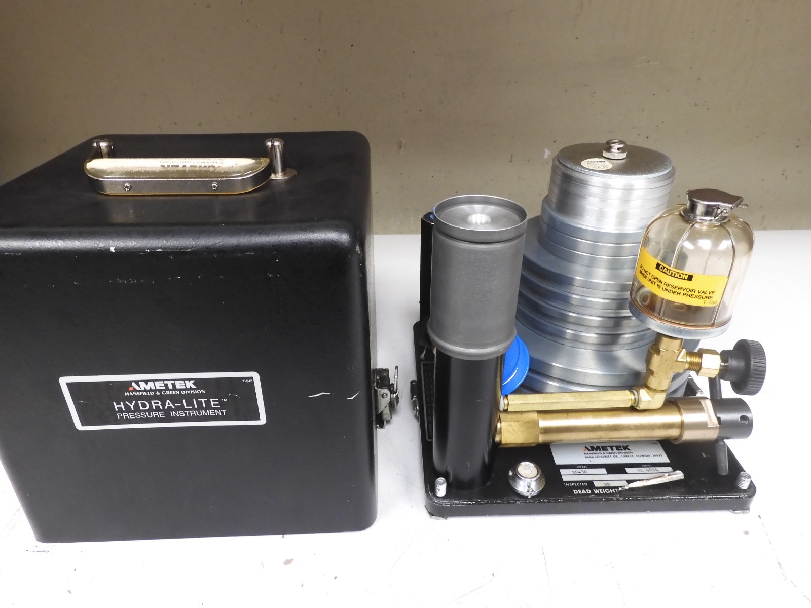 Ametek - model HL-30 - 50-3,000 PSI in .5 PSI Increments - Pressure Tester- QF21