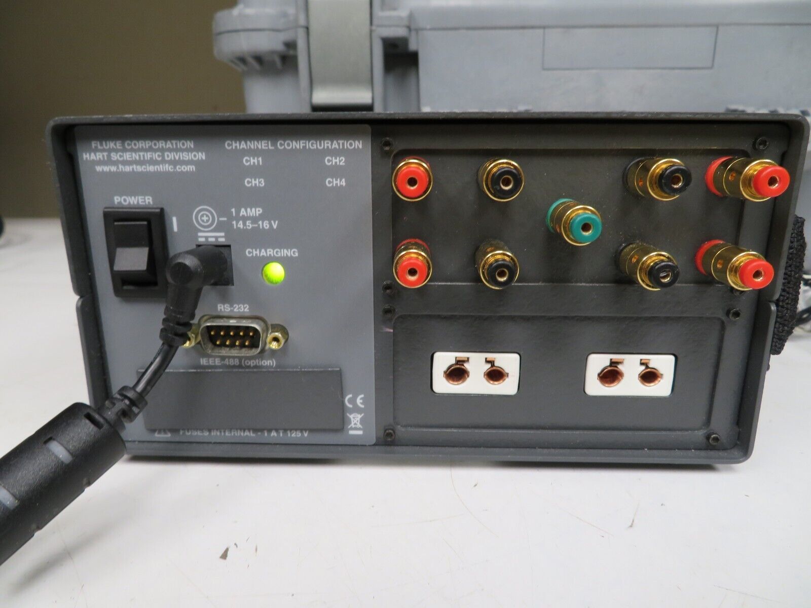 Fluke 1529R CHUBE4 Reference Thermometer Readout 4 Channel w 5628