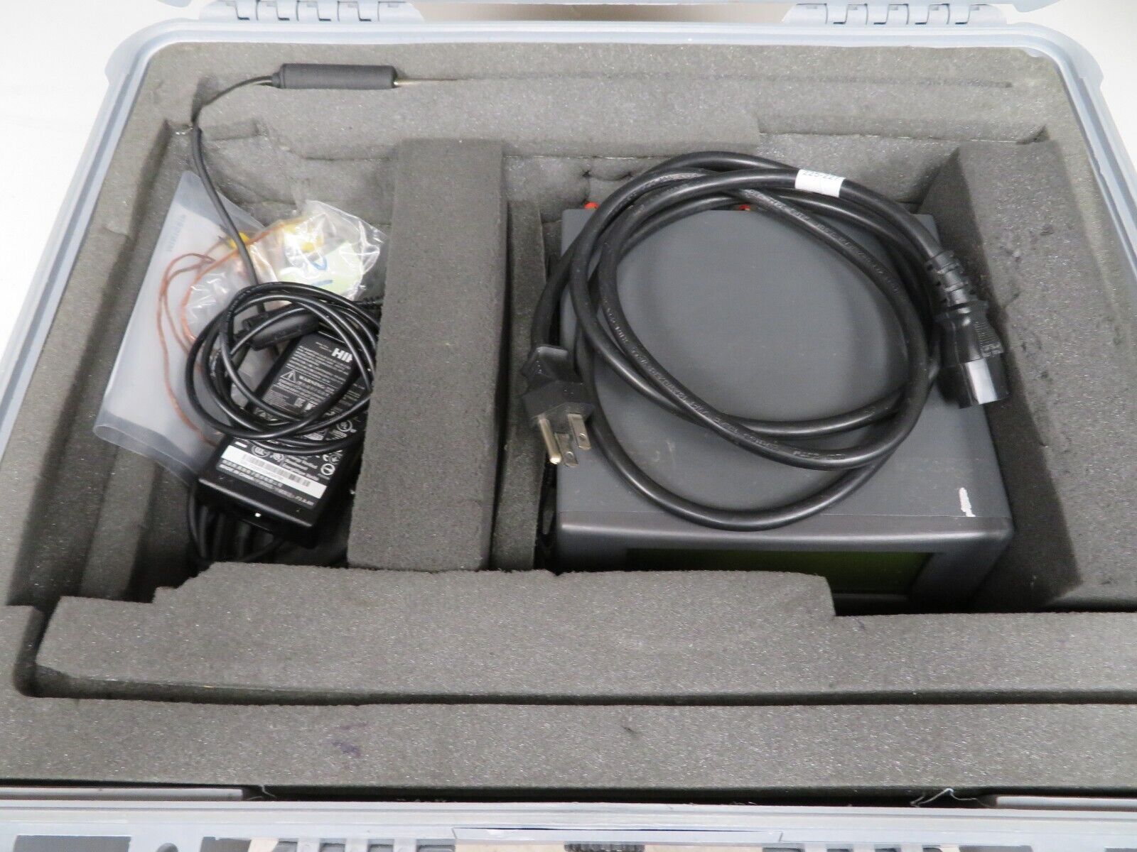 Fluke 1529R CHUBE4 Reference Thermometer Readout 4 Channel w 5628