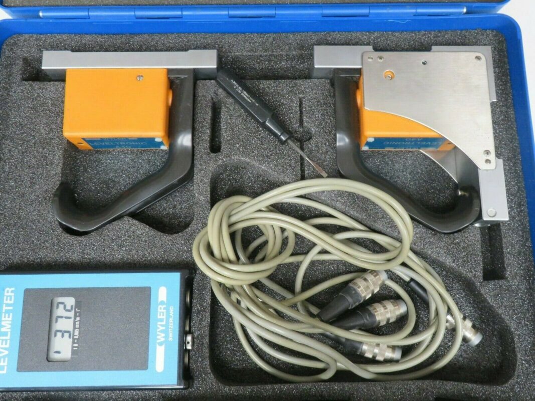 Fowler Wyler model A40 Leveltronic Dual Head Differential Level Set OF48 Bullseye