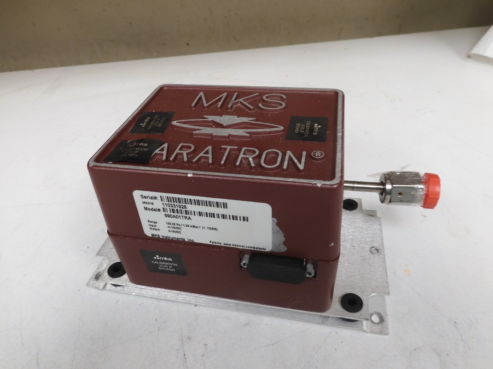 MKS Baratron - model 690A1TRA - Range 133.32 PA/1.33 mBar (1 Torr) - QF60