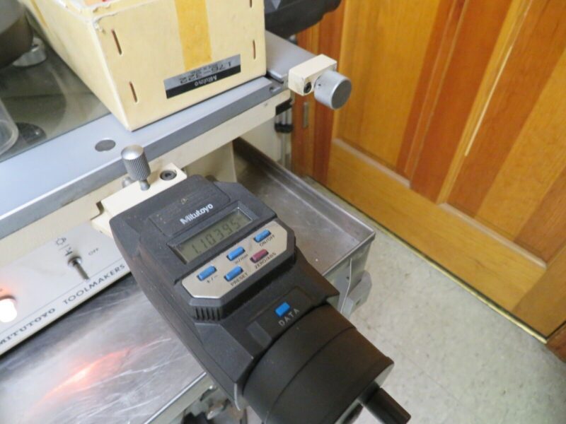 Mitutoyo 176-932A Toolmakers Microscope 30 or 100x Mitutoyo 2x Micrometer Heads - Image 4