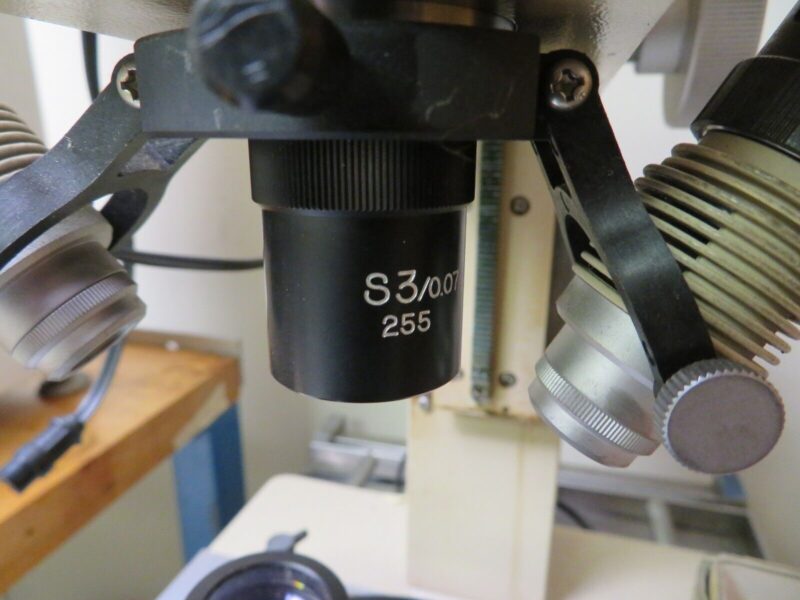 Mitutoyo 176-932A Toolmakers Microscope 30 or 100x Mitutoyo 2x Micrometer Heads - Image 7