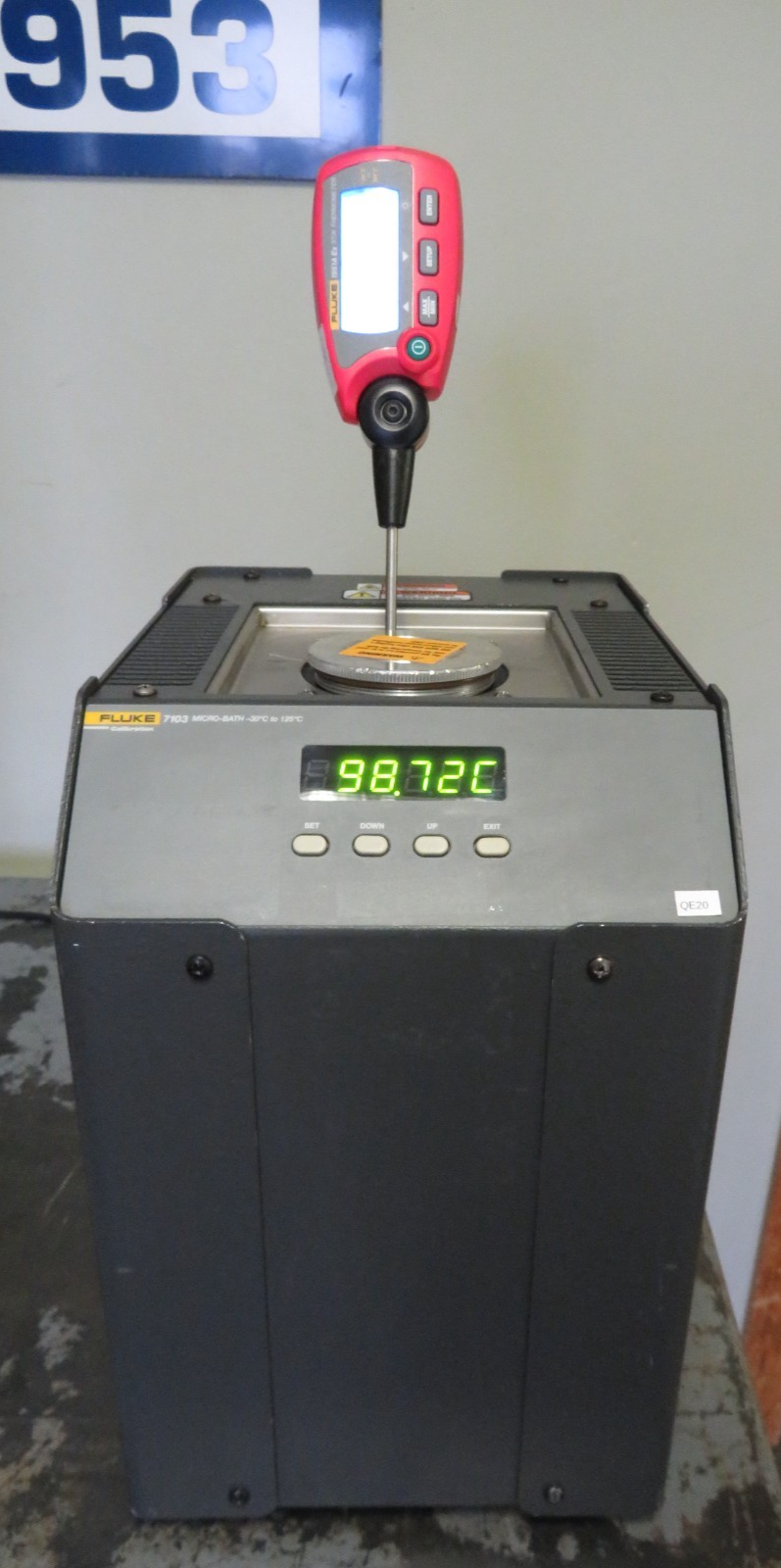 Fluke Hart Scientific 7103 Micro Temperature Calibration Bath -30°to 125°C QE20