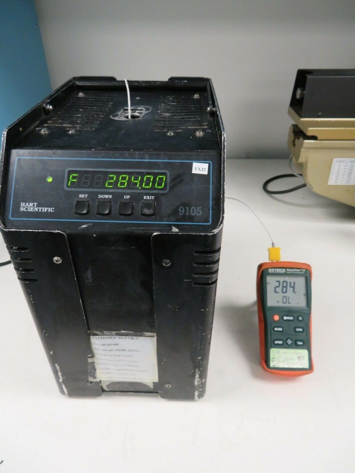 Fluke/Hart Scientific Model 9105 DryWell Calibrator FX22 Bullseye