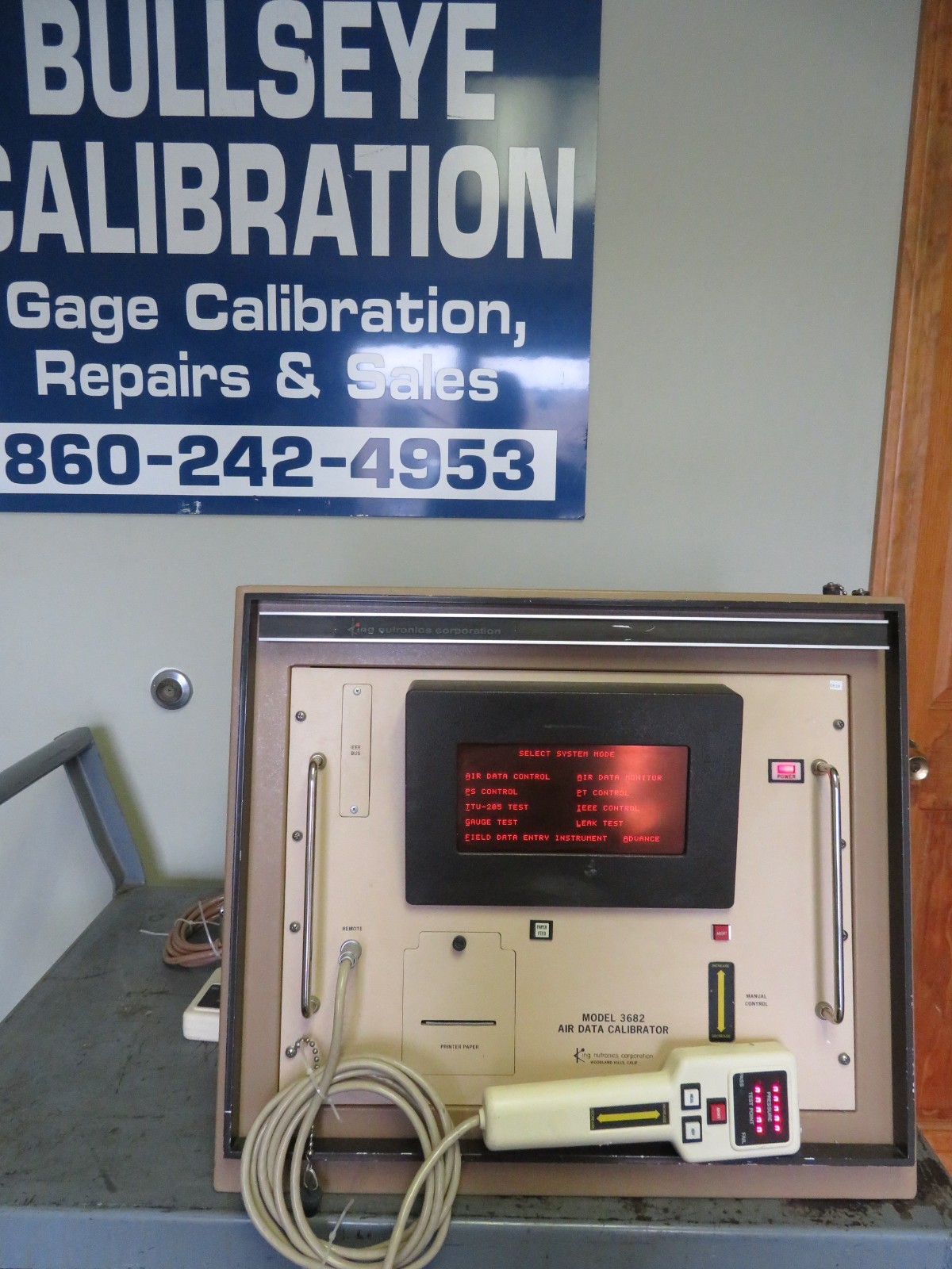 King Nutronics - MODEL 3682 - AIR DATA TEST SET CALIBRATOR QE18