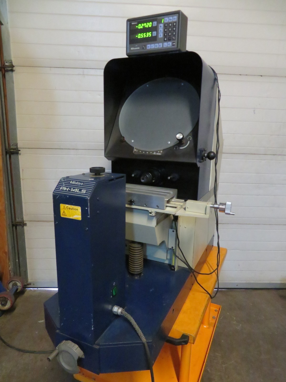 Mitutoyo 172-804A PH14LS 14 Optical Comparator w/ KA Counter QH