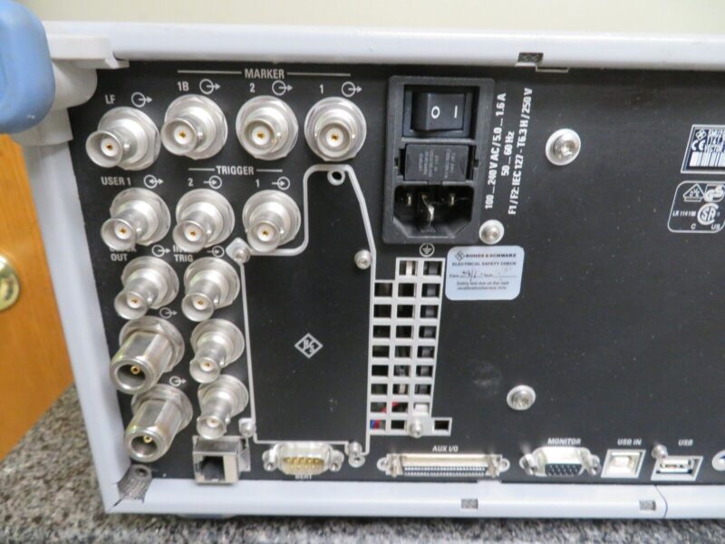 R&S SMU200A : Vector Signal Generator 100kHz - 3GHz PO73 - Image 10