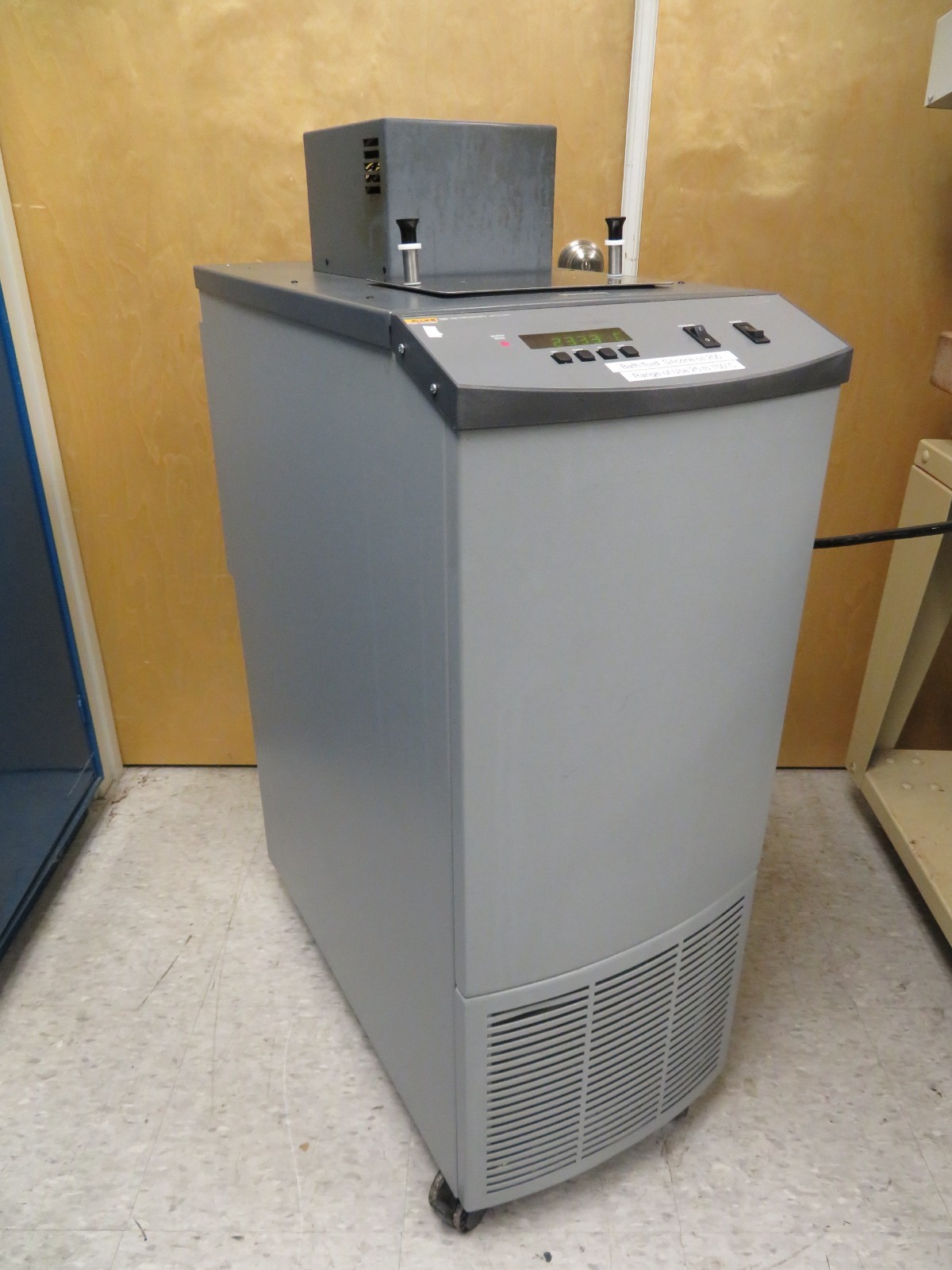 Fluke 7321 Deep Immersion well Compact bath –20 °C to 150 °C QE41