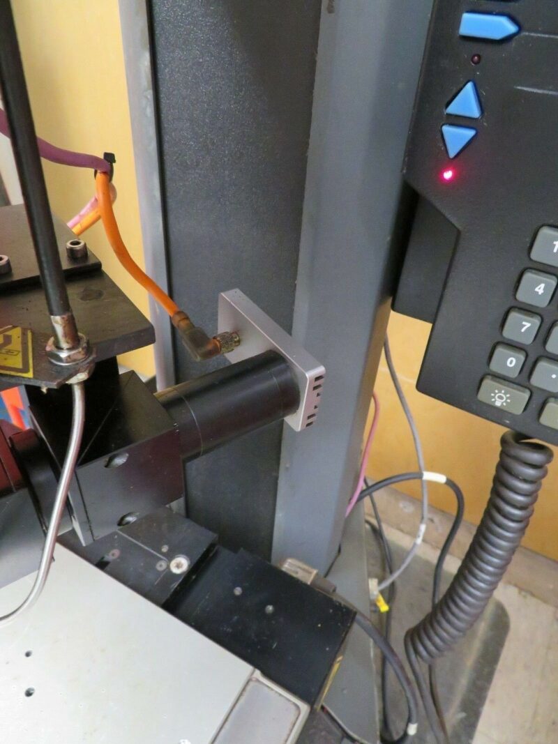 Instron Wilson Hardness Tester Model 2000T Rockwell hardness Tester w