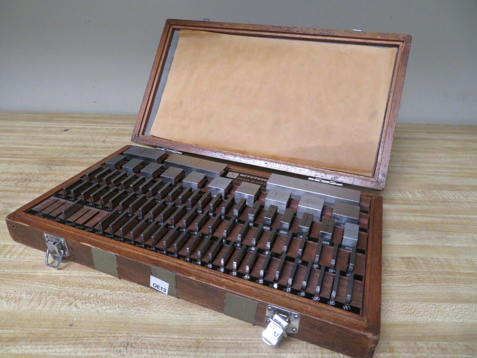 Mitutoyo (Inches) Square Steel Gage Block Set 82 Pcs. OE13 Bullseye