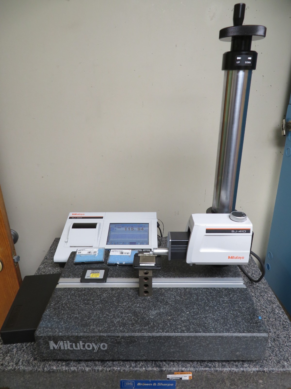 Mitutoyo SJ-410 Surface Roughness Tester Profilometer