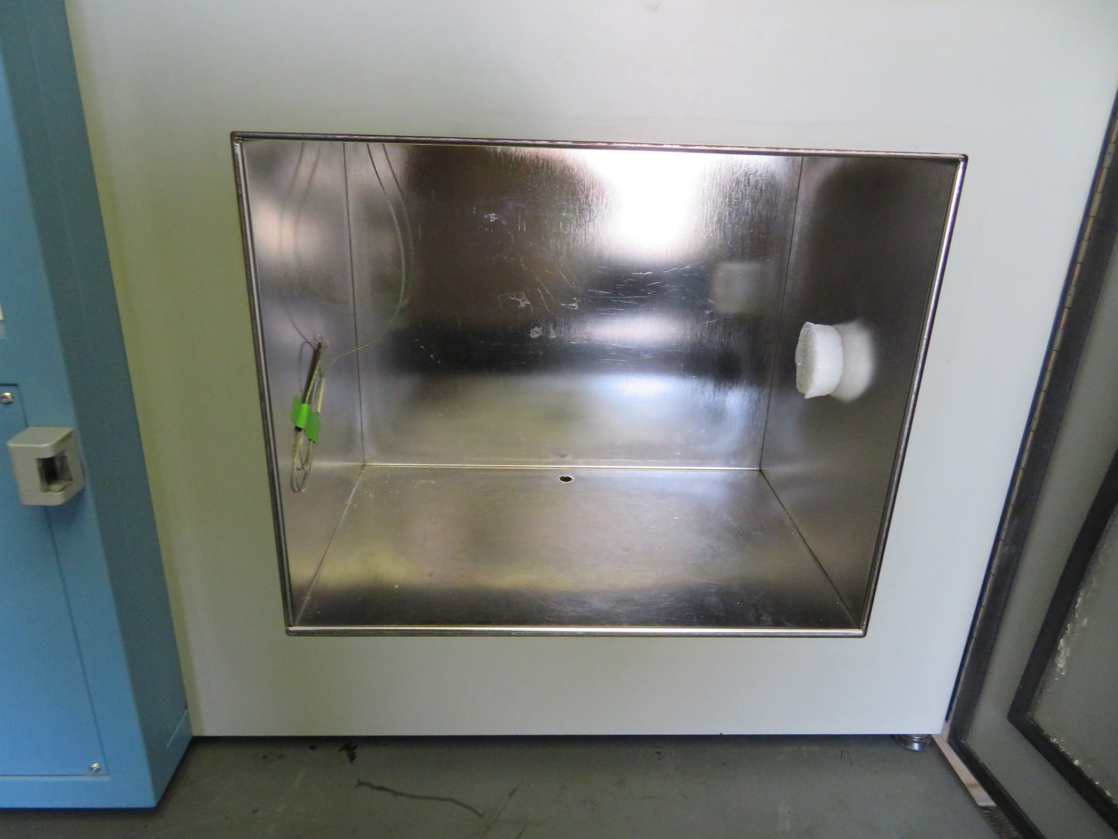 Thunder Scientific Model 2500 Benchtop “Two-Pressure” Humidity Generation System - Image 6