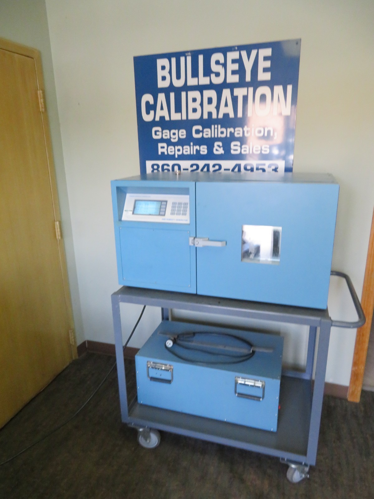 Thunder Scientific Model 2500 Benchtop “Two-Pressure” Humidity Generation System